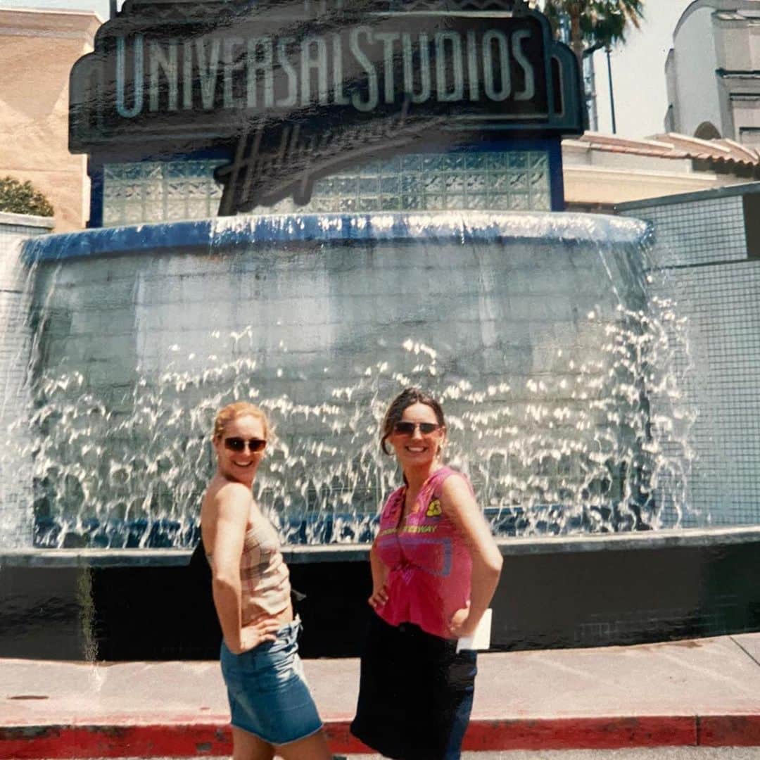 ケリー・ブルックさんのインスタグラム写真 - (ケリー・ブルックInstagram)「When I First moved to LA and @dollytomtom came to Visit!! Thanks for lending us your Cadillac  @thevinniejones Such good Memories 🤩 #VegasRoadTrip #Hollywood #90s #Thelma&Louise」5月16日 17時48分 - iamkb