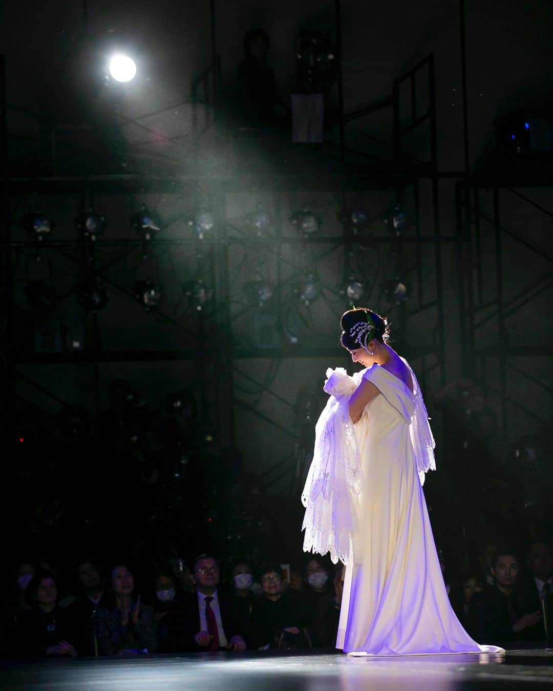 yumikatsuraのインスタグラム：「*﻿﻿﻿﻿ Yumi Katskra Brilliant White Debut﻿﻿ 純粋、清純、神聖、希望、心機一転など白色が持つ様々なイメージを、誕生から始まり七五三、成人式、起業式、そして人生のハイライトともいうべき結婚式を—そしてその後に続くウエディングアニバーサリーとして15年目、30年目、55年目の大切な節目、節目の装いを、すべて色々をモチーフをデザインし披露。﻿﻿ ﻿﻿ 本日放送！お見逃しなく💐﻿ ﻿ ﻿﻿桂由美密着ドキュメンタリーが放映されます✨﻿ ■番組名 NHK ＢＳ１スペシャル「桂由美　幸せを呼ぶ“純白”のドレス」 ■放送日時／５月１６日（土）１６時より　BS  ４K﻿ ５月１６日（土）２１時より　BS1  2K﻿ ﻿ 「ブライダル」――55年前、日本に初めてこの言葉を普及させ、当時和装中心だった婚礼衣装に、女性たちの憧れであったウェディングドレスを浸透させていった桂由美。ブライダル人生一筋、創作活動55年記念イベントとなる国内88回目のグランドコレクション開催までの日常を半年間にわたり追い続けた初のドキュメンタリー番組。今もなお、「まだ道半ば」と語る桂由美の思いとは何なのか・・・また、桂を支えるユミカツラクリエイティブチーム面々のインタビューシーンや初のアトリエ公開シーンなど、乞うご期待です。﻿﻿ ﻿﻿ ﻿﻿ ————————-﻿﻿ ﻿#stayhome #おうち時間 #おうち時間を楽しもう #おうちじかん #プレ花嫁準備 #プレ花嫁2020 #プレ花嫁diy #プレ花嫁応援 ﻿#yumikatsura #ユミカツラ #桂由美﻿﻿ #ウェディングドレス #ユミブライズ﻿﻿﻿ #YumiBrides﻿#wedding #happywedding﻿﻿ #ウェディングニュース﻿﻿ #プレ花嫁 #全国のプレ花嫁さんと繋がりたい﻿﻿」