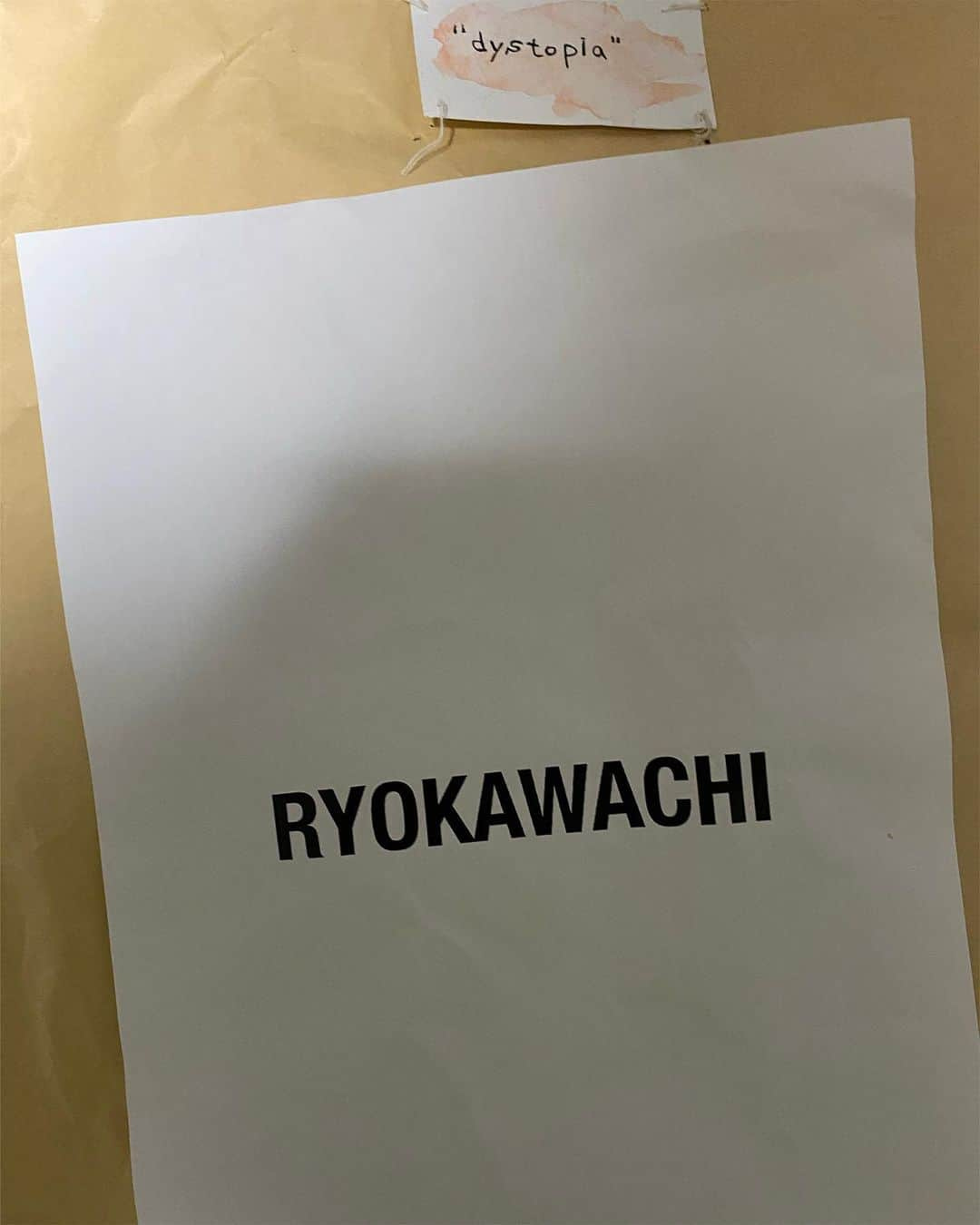 宮田秀道さんのインスタグラム写真 - (宮田秀道Instagram)「かわちから服が届いたので少しだけ朝散歩に。  このスウェットRYOKAWACHIのアカウントから注文できます〜！是非に〜！ 📸@matsui_photo」5月16日 18時05分 - hidemichiyade