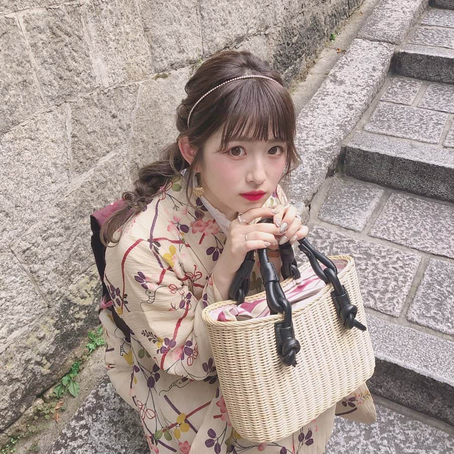 青木菜花のインスタグラム：「.﻿ .﻿ みんな今日は何をしたの〜〜？？﻿ 私はお菓子作ってYouTube撮ってごろごろしてた👻🍰﻿ ﻿ 過去ピク多め😓😓﻿ これは去年の夏？京都にいったときの写真🐻﻿ .﻿ .﻿ ﻿#おうち時間 #過去pic #過去ピク #京都 #京都観光 #京都旅行 #着物 #着物レンタル #浴衣 #着物ヘア #着物女子 #着物コーディネート #instagood #instalike #instapic #l4l #清水寺 #清水寺周辺」