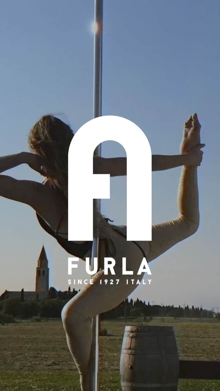 フルラのインスタグラム：「“I am very proud to be Italian. Italy, through its history, has given me a love and passion for art”. Get to know @ilaerial ’s exploration of body confidence through her expressive dance.  #thefurlasociety #furlafeeling #newcollection #furla #accessories #fashion」