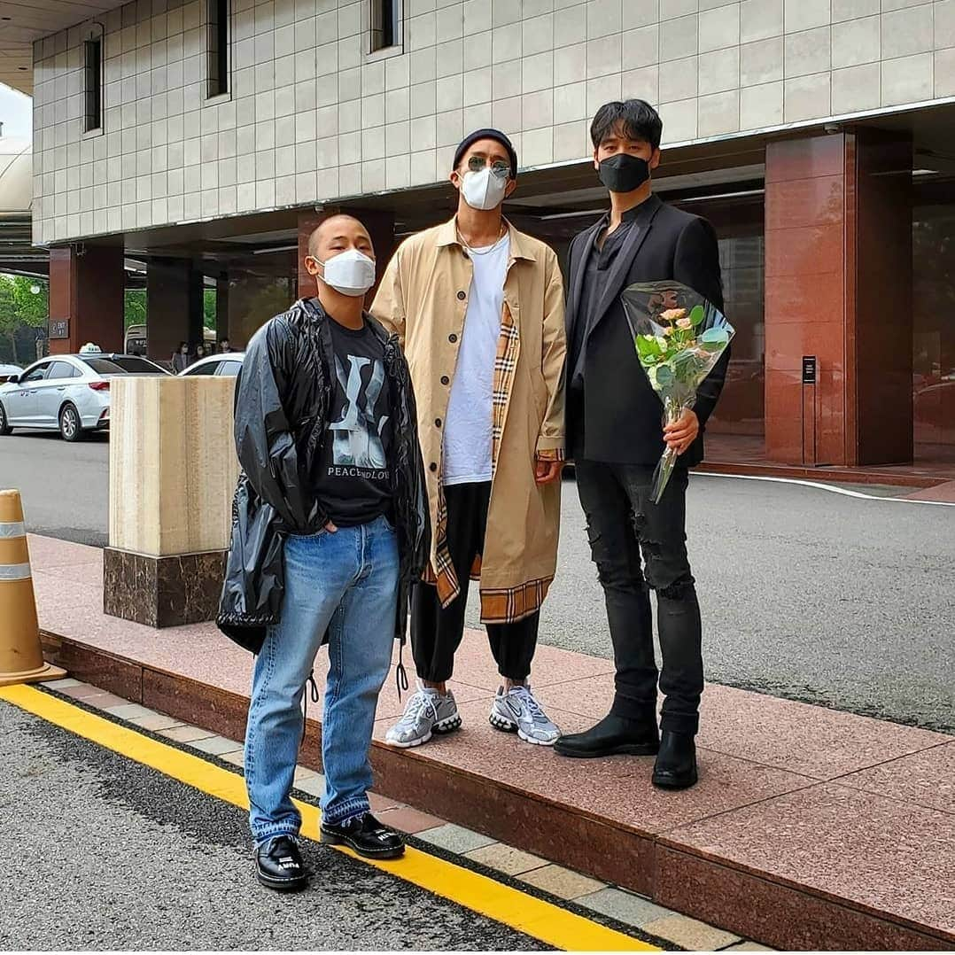 ショリさんのインスタグラム写真 - (ショリInstagram)「😷😷😷 #마이티마우스 #상추 #쇼리 #오창석 #오배우 #헨들러즈 🏀」5月16日 19時08分 - shorrymm