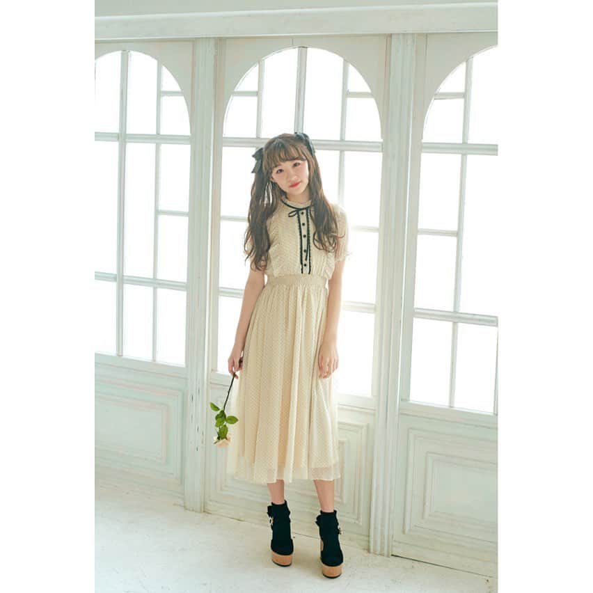 Ank Rougeさんのインスタグラム写真 - (Ank RougeInstagram)「. . 【press】 . . 🎀Ank Rouge meets Risa Otoshima🎀 .Girly spring collection vol.5 . 公式通販サイトAilandにて公開中✨ . . 本日はカタログ掲載商品をご紹介致します✿ . . ドットシフォンフリルロングワンピース ivory/pink .¥9,800＋tax . パールバックルリボンサンダル pink/red/black ¥9,800＋tax ． ． 公式通販サイトAilandにて販売中♡ . Model▶音嶋莉沙ちゃん @otoshima_risa . #ankrouge #spring #newarrival #onepiece #dot #ribbon #girly」5月16日 19時03分 - ankrouge_official