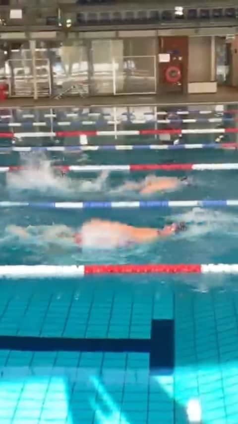 キーラ・トゥサントのインスタグラム：「Happy to be back in the water and to be able to race again. 1:00.91 (29.57 - 31.34) means there is lots of work to do in the upcoming months! Competing is what I love most about swimming, so I missed it really bad. The feeling of getting up knowing you have a race coming up. Getting behind the block to do the last preparations, it just felt really good again. #justloveswimming @arenabenelux @arenaracing @arenawaterinstinct」