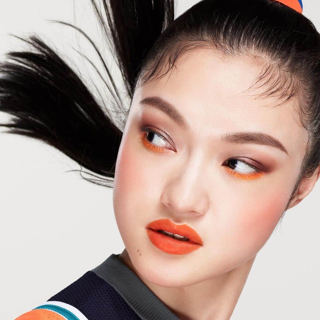 のインスタグラム：「Onitsuka Tiger × shu uemura  Brighten up your everyday with a collaborative pair of sneakers and 12 cosmetic items consisting of vivid key colors of Tokyo Red, energy orange, and indigo blue, producing a stylish, dynamic and energetic moods. #stayhome #shuuemura #ONITSUKATIGER #DELEGATIONEX」