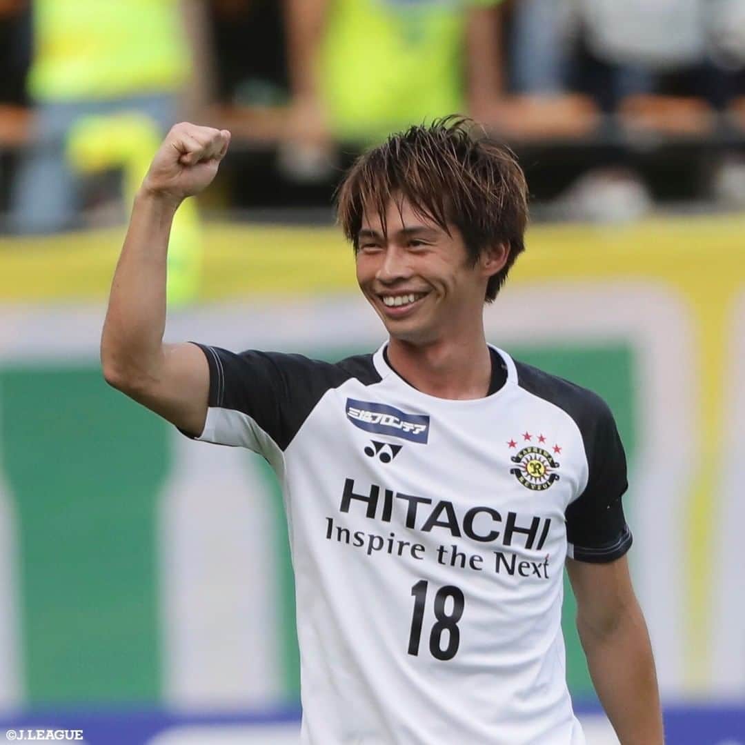ｊリーグさんのインスタグラム写真 ｊリーグinstagram 選手のギャップを紹介 今回は 柏レイソル の 瀬川祐輔 選手 茶髪姿と金髪姿のギャップを比較 金髪の様子はスワイプしてチェック ｊリーグ Jleague Reysol イケメン