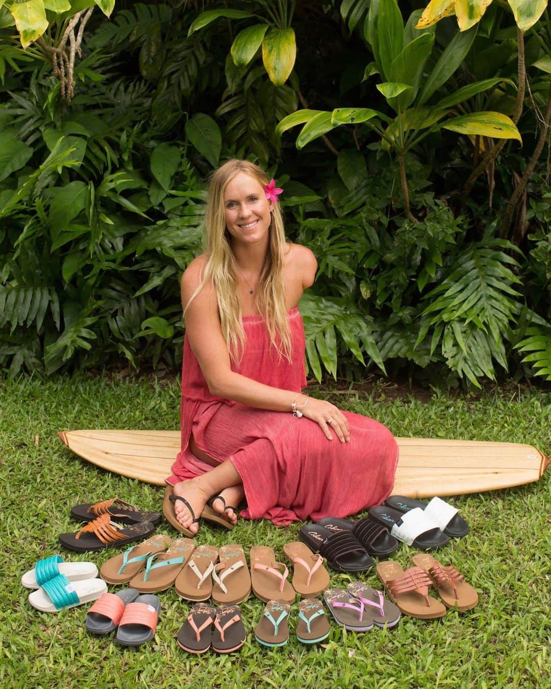 Bethany Hamiltonさんのインスタグラム写真 - (Bethany HamiltonInstagram)「Summer is coming & @cobianfootwear is kicking it off with a special offer on my signature sandal collection! 👣☀️🌺 I live in these sandals & appreciate that they’re both stylish and comfy!  For a limited time get 20% off at cobianusa.com with the code BETHANY20, & they’re offering free shipping until 5/22! As a bonus, a percentage from each sandal sold from my collection goes to support the amazing work @friendsofbethanyhamilton does for women with limb difference! ☺️ Check ‘em out at cobianusa.com or click the link in @cobianfootwear’s bio to shop! #cobian #cobianfootwear #everystepmatters」5月17日 5時50分 - bethanyhamilton