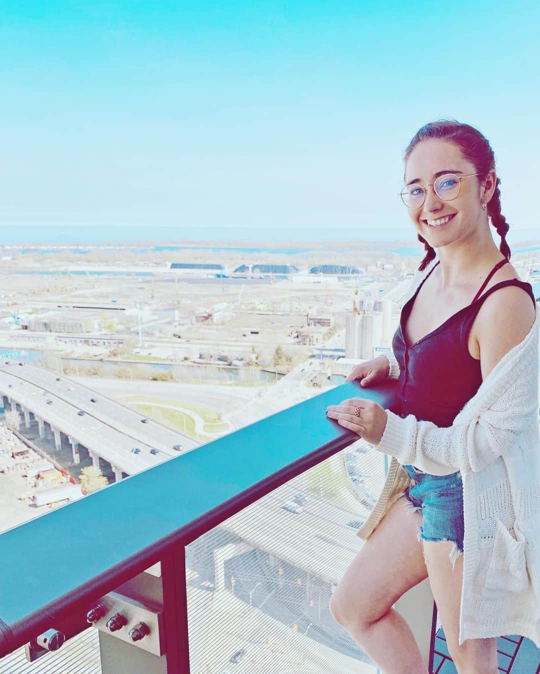 ケイトリン・オズモンドのインスタグラム：「Can it stay this sunny forever?! 🌞 • • I’m hunting for some cute patio furniture to make the most of my balcony. Somewhere to get cozy, read a book, drink coffee (or wine), or just relax with Rasquette and enjoy the summer weather.  Anybody have suggestions of locations to shop (hopefully online so I can keep up the social distancing) ?? Comment below or DM your top recommendations! • • • #balconydecor #torontoshopping #summerstyle」