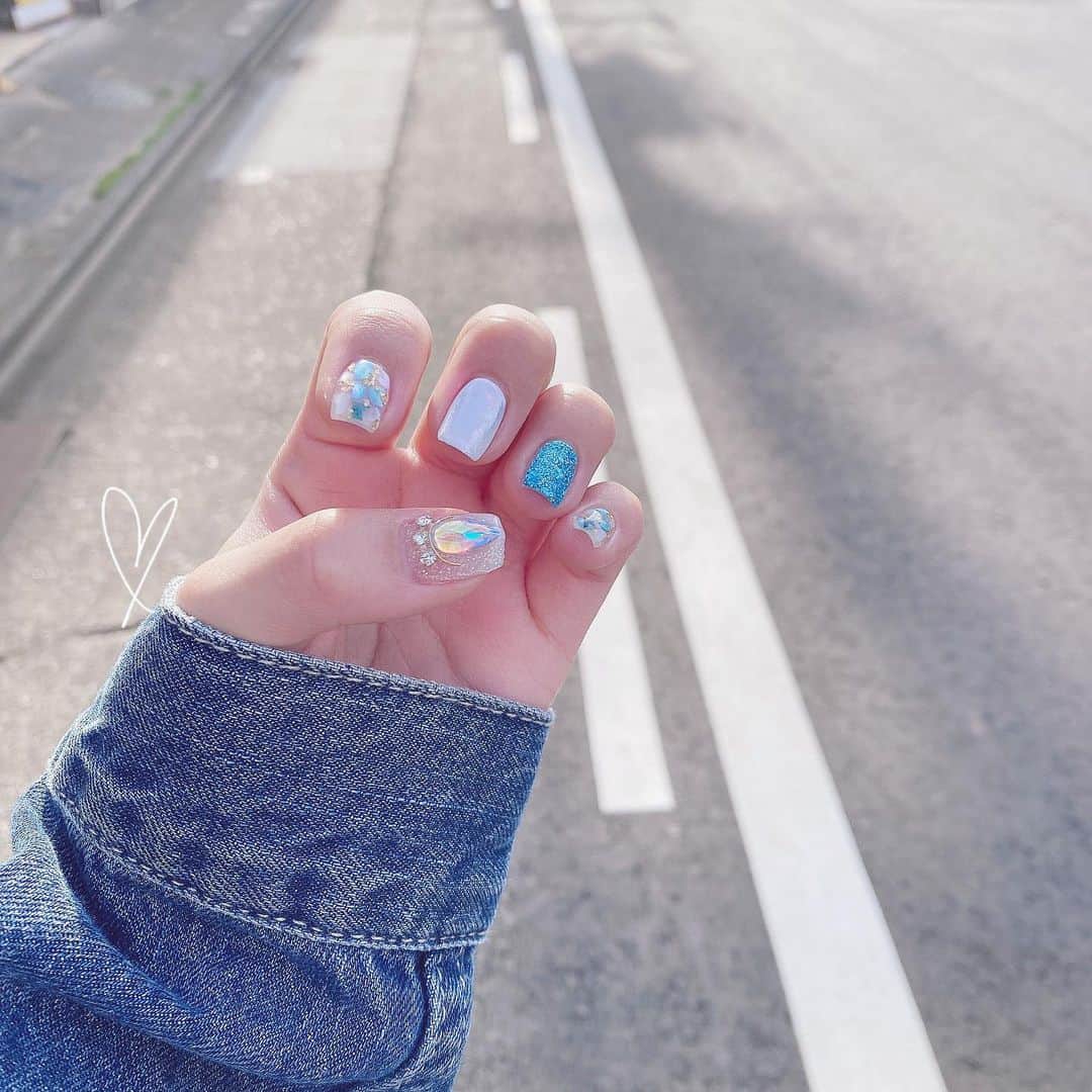 Junaのインスタグラム：「. 夏のはじまり . #nails #nailstagram  #summernails #lightblue  #夏ネイル」
