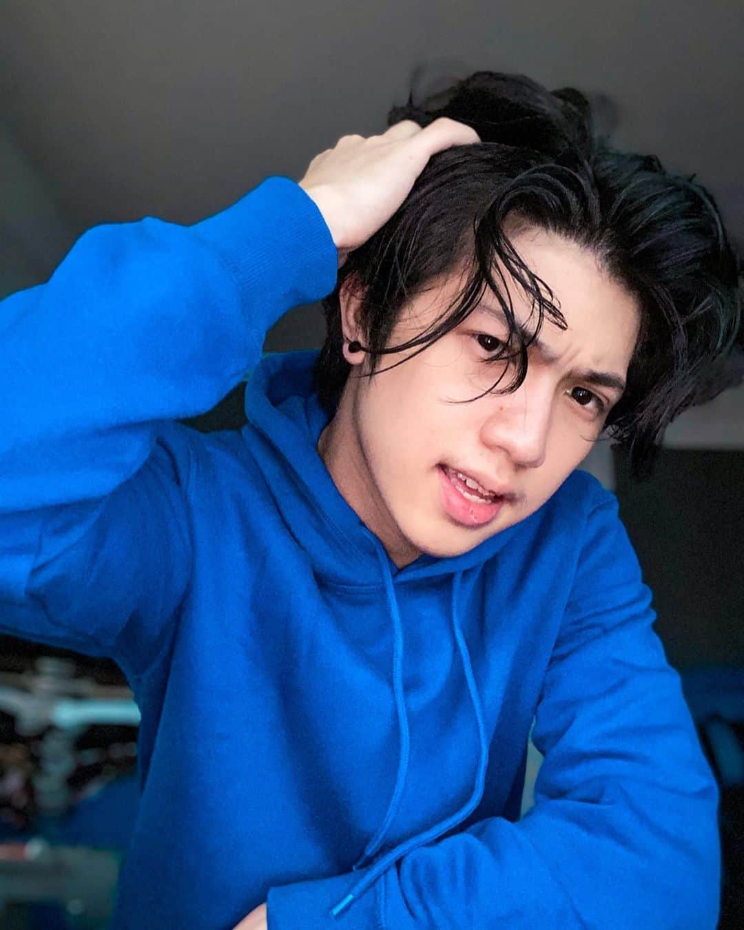 Ranz Kyleさんのインスタグラム写真 - (Ranz KyleInstagram)「I don’t take selfies of myself no more but since yo boi got a new phone📱why not test out the front cam on portrait mode 😆😜 ps new vlog is out on my channel! 🎬」5月16日 22時24分 - ranzkyle