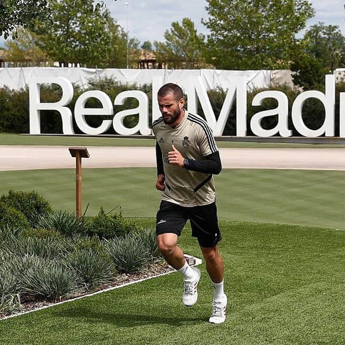 ホセ・イグナシオ・フェルナンデス・イグレシアスのインスタグラム：「RM 🤍」
