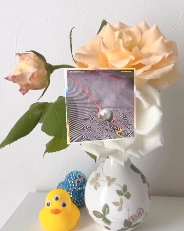 AKIKOのインスタグラム：「«music playAR» a new way to share music on your story!  How to use it: 1. Get the album cover of the song you want to share (it has to be square) 2. Open the filter -> add media -> select the photo  3. Pinch the screen to resize, if it disappears off screen just simply reopen the filter 4. Record video 5. Add music  #sparkar #augmentedreality」