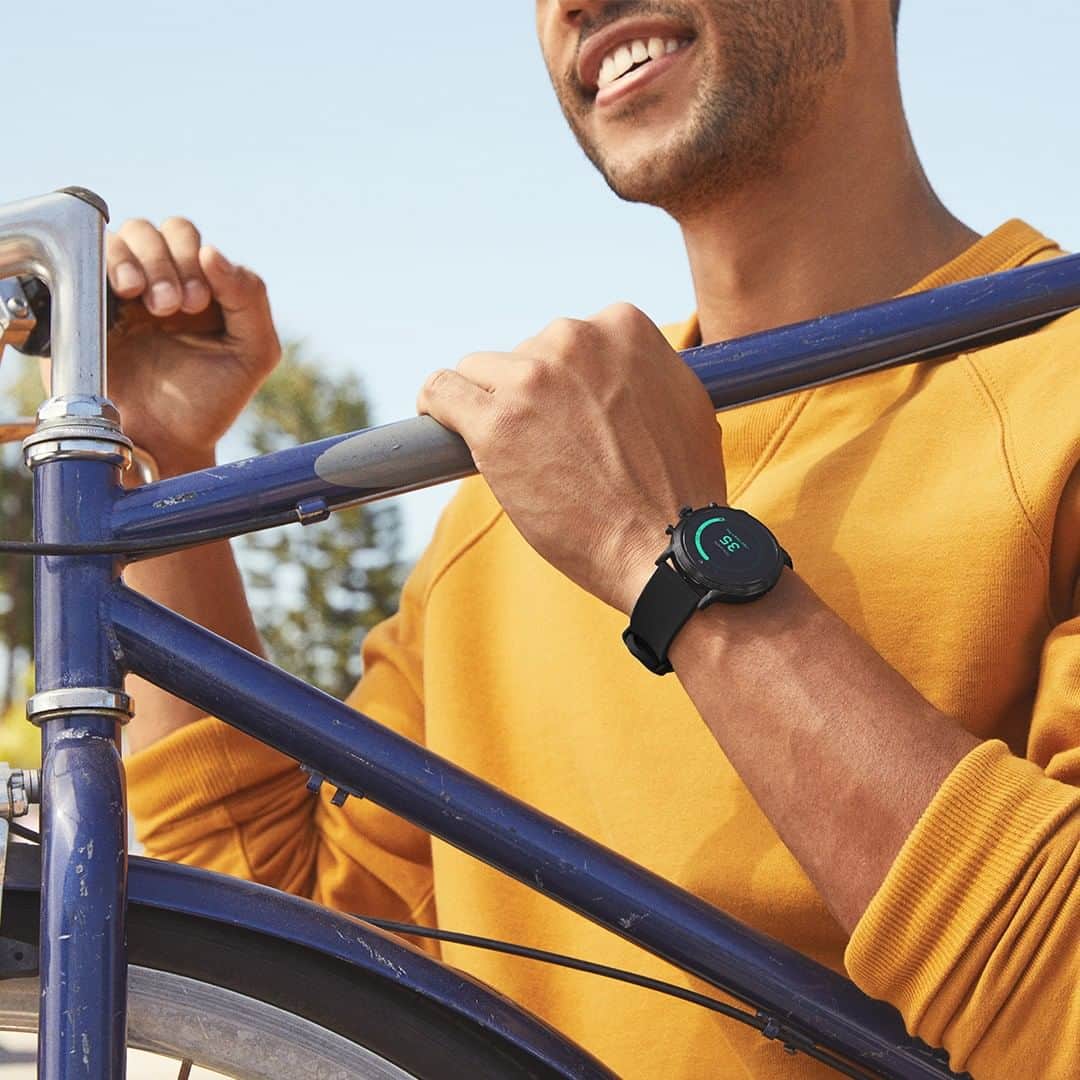 fossilさんのインスタグラム写真 - (fossilInstagram)「Whichever way you choose to move —afternoon walks are our thing—Google Fit has workout challenges built-in for ya.  #Fossilsmartwatch #GoogleFit」5月16日 23時00分 - fossil