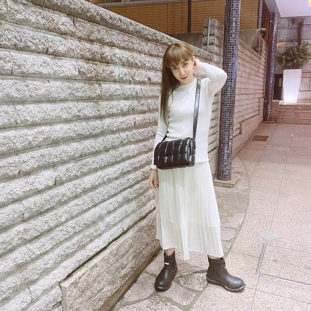 fashion dog loverさんのインスタグラム写真 - (fashion dog loverInstagram)「Rainy day☔️ #fashion #fashionista #fashiongram #outfit #ootd #ootdfashion #outfitoftheday #duras #uniqlo #bottegaveneta #stellamccartney #hunter#ファッション#ファッションコーデ #コーデ #デュラス #ユニクロ#ボッテガヴェネタ #ハンター #レインブーツ」5月16日 23時45分 - chihuahuanyan