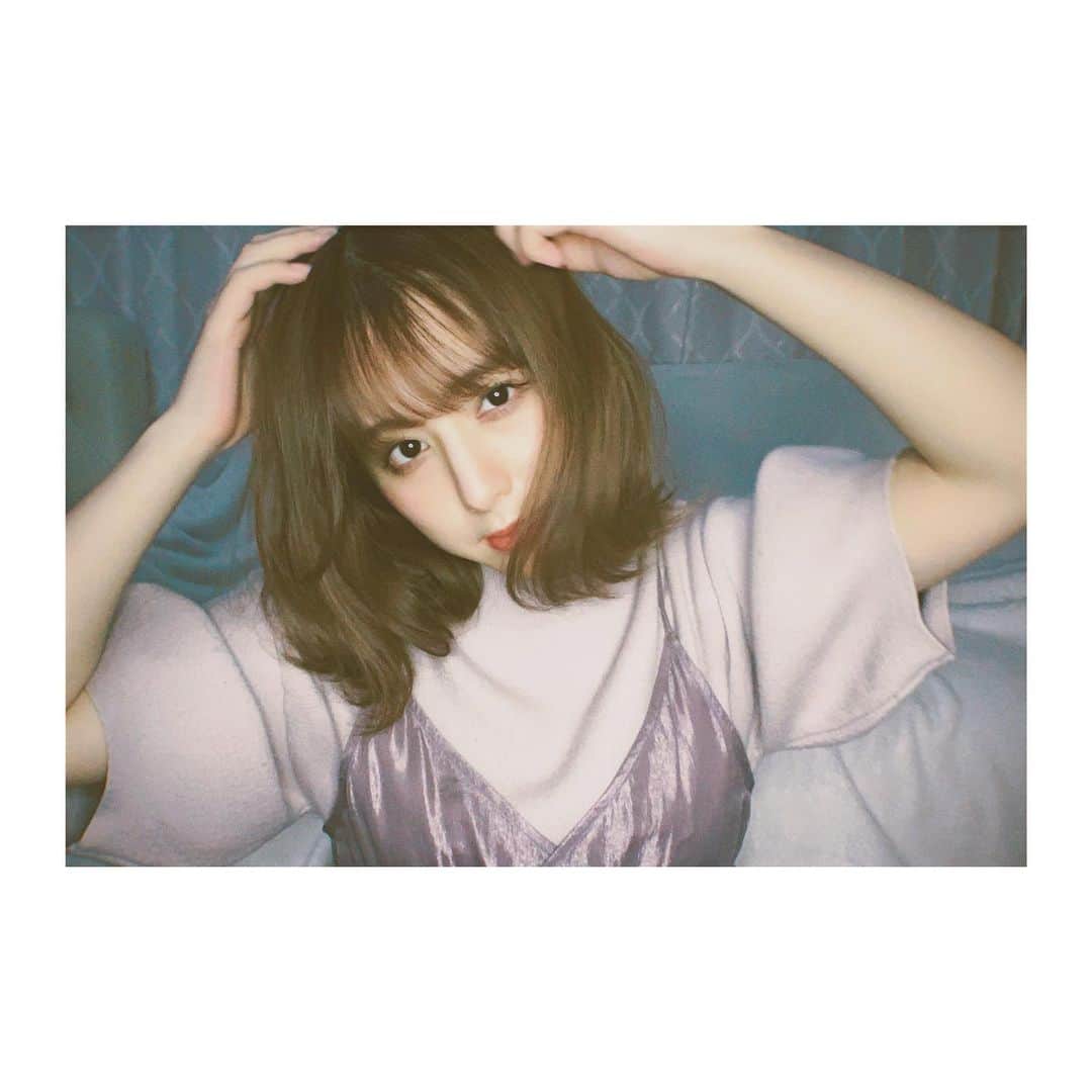 前田美里のインスタグラム：「お家ノスタルジック。 (口内炎が中々治らない) . #おうち時間 #stayhome #チャイボーグ #メイク #ノスタルジック  #film #film_jp #snidel #カメラ女子 #写真好きな人と繋がりたい #photo #instagood  #instaphoto #followｍe #follow #make」