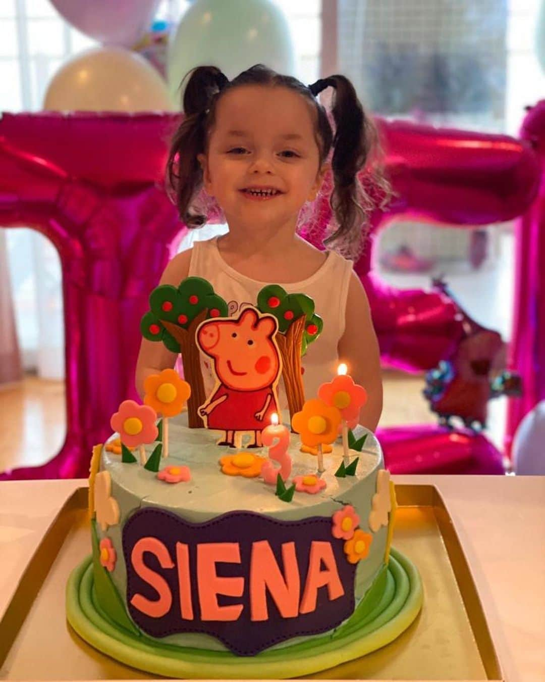 アンドレス・イニエスタさんのインスタグラム写真 - (アンドレス・イニエスタInstagram)「Felices 3 años, princesita! Un día intenso y maravilloso como TÚ. Te queremos con todos los sentidos,  mi Sienita❤️ #ravapas💫 #familia @annaortiz34  プリンセス、3歳おめでとう！君のおかげで素晴らしく、盛り上がった１日となりました。心から君のことを愛しているよ、シエナ❤️ravapas💫」5月17日 1時15分 - andresiniesta8