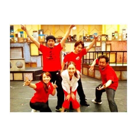 野田久美子さんのインスタグラム写真 - (野田久美子Instagram)「. ♡思い出TIME♡ . 2012.5 韓国オリジナルミュージカル 『パルレ』 . ミンジュさんの演出は、私のモヤモヤしていた芝居への取り組み方を一気に解決してくれました。 この作品に出会えて、ミンジュさんに出会えて、本当に本当に良かった ミンジュさんが稽古でよく言ってた言葉。 『小さな幸せをちゃんと感じて下さい。それが、いっぱいになると大きな幸せになります！』 それから、日本語勉強中のミンジュさんが言ってた、もう一つの言葉。 『死ぬまで、やってください！！』 常に限界までやりきれ！ということ。 舞台上から想いを伝える時に、本当に自分も感じて、相手に本当に伝えてくれ、と。 当たり前のことかも知れませんが、知らず知らずのうちに、自分で自分の限界を作っちゃってるかも、と当時気づきました。 人との出会いは、人を変える。 最高の作品でした！！ . .  #思い出#野田久美子#女優#ホリプロ#ホリプロ・ブッキング・エージェンシー#ミュージカル#阿波踊り#徳島#出身#笑うことが好き#お家時間#韓国#ミュージカル#パルレ#野呂佳代#稲田みづ紀#野島直人#小野田龍之介#actress#musical#follow#instagood# instagood」5月17日 1時19分 - noda_kumiko