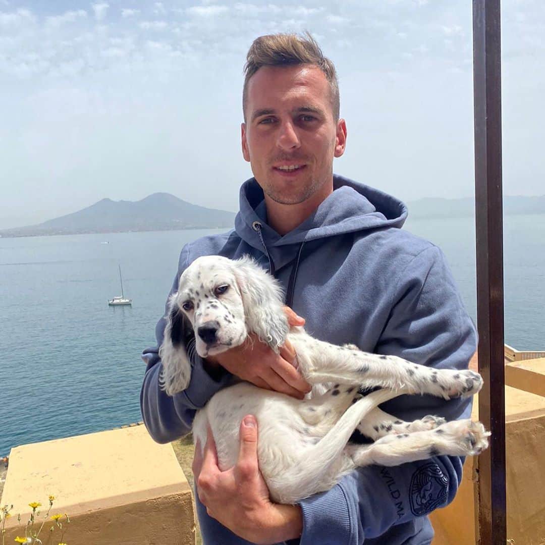 アルカディウシュ・ミリクのインスタグラム：「🐶🥰❤️」