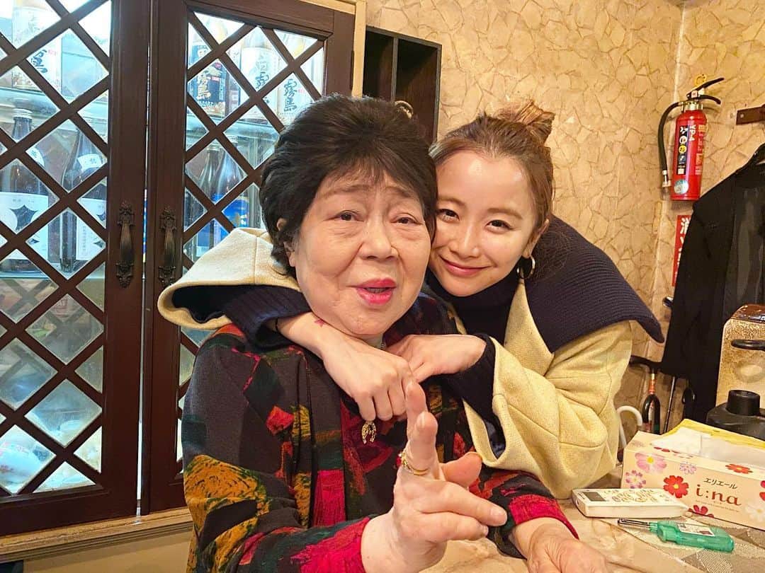 大田明奈さんのインスタグラム写真 - (大田明奈Instagram)「都城駅前周辺の楽しみ方❣️ ・ 駅前の♨️行って ↓ ほぐし処rakuraku ↓ 本郷 ↓ スナック直美 ↓ 〆の炭火地鶏四川で ラーメン  #都城グルメ  #都城居酒屋  #都城 #盆地平野」5月17日 7時29分 - moreakee