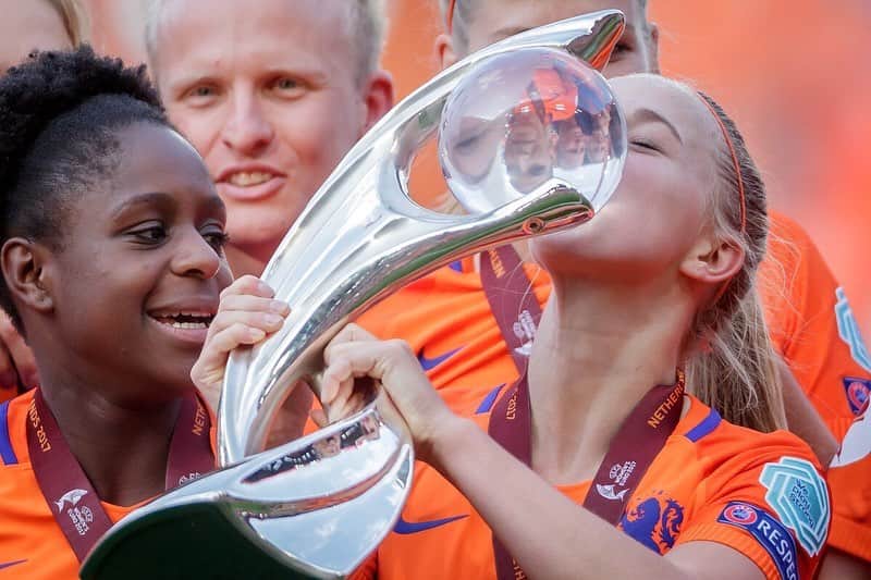 ジャッキー・グローネンのインスタグラム：「Spoiler: we winnen 🧡🧡🧡🧡 Morgen kunnen we het terug zien!! 📺 15:20 NPO 1」