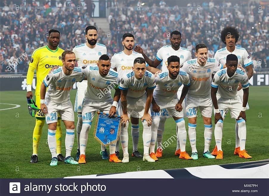 アディル・ラミのインスタグラム：「✌️ ans jour pour jour finale d’europa league 2018 #vsatleticomadrid , j’oublierai jamais cette belle #saison #ambiance #ferveur #equipe et ce parcours du combattant pour au final échouer à la dernière marche dune gloire de plus pour @olympiquedemarseille et Moi même 🤷🏻‍♂️... merci encore à vous : la team , les supporters , les habitants , les employés du club et j’en passe 🙌🏽🤗. PS : en tant que supporter de L’OM j’aimerais voir votre (. ) quitter cette institution ... pour le bien de l’humanité  #monavis #democratie #respect #solution #newproject 🤞 #keepthecoaching」