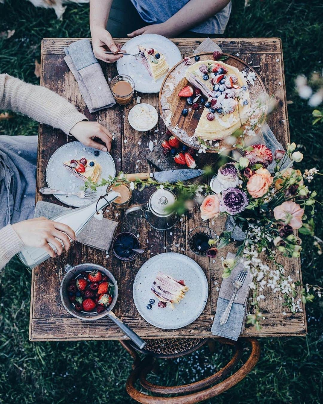 Our Food Storiesさんのインスタグラム写真 - (Our Food StoriesInstagram)「It‘s time for our favorite gluten-free Crêpe cake soon again 🤗 Get the recipe on the blog, link is in profile. #ourfoodstories  ____ #glutenfreerecipes #glutenfreeeats #glutenfri #glutenfrei #glutenfreecrepes #germanfoodblogger #foodstylist #foodphotographer #momentslikethese #fellowmag #simplejoys #gatheringslikethese #tabletop #vscofood #countrysideliving」5月17日 2時56分 - _foodstories_