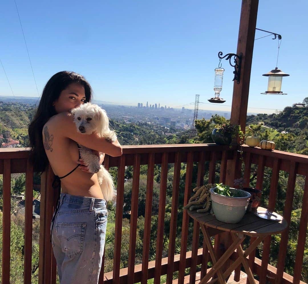 インバー・ラヴィのインスタグラム：「🏡」