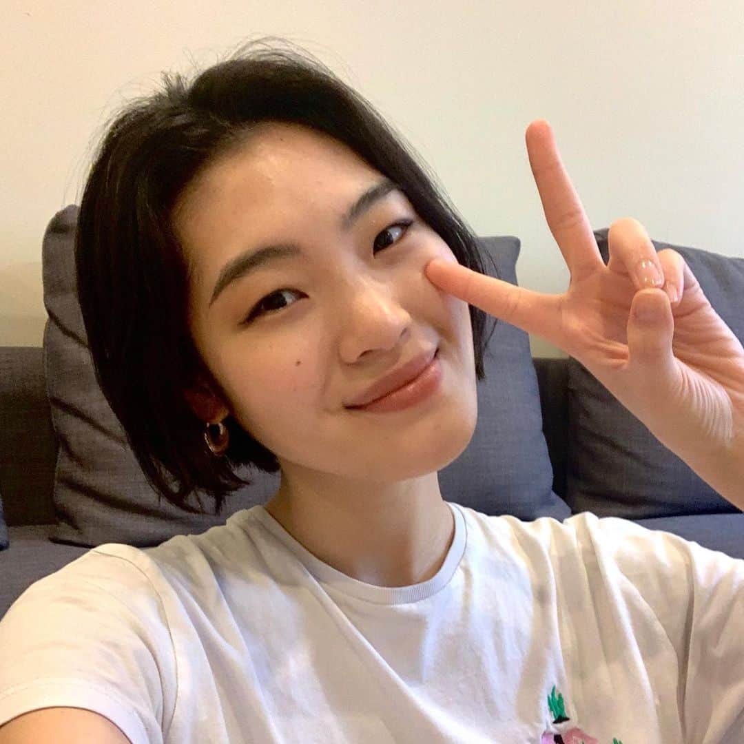 小椚ちはるのインスタグラム：「28歳になりました💚 皆さん沢山のお祝いメッセージありがとうございました！ このような状況で誕生日迎えるのはとっても不思議な感じだったけど、これはこれで一生の思い出になりそうです🥰 これからもよろしくお願いします！  I turned 28!!!🙌 Thank you so much for all your bday massages and wishes🙏😭💕 It’s definitely unforgettable bday😂  Stay safe and positive☺️❤️」