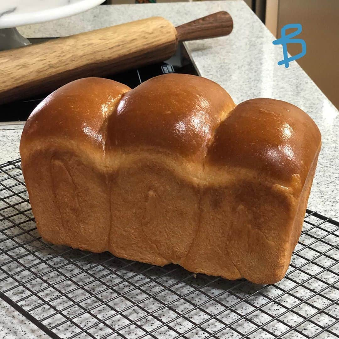 シン・セギョンさんのインスタグラム写真 - (シン・セギョンInstagram)「어떤 것이 쌀 식빵일까요~🍞 ⠀ ⠀ ⠀ ⠀ 정답:B」5月17日 15時55分 - sjkuksee