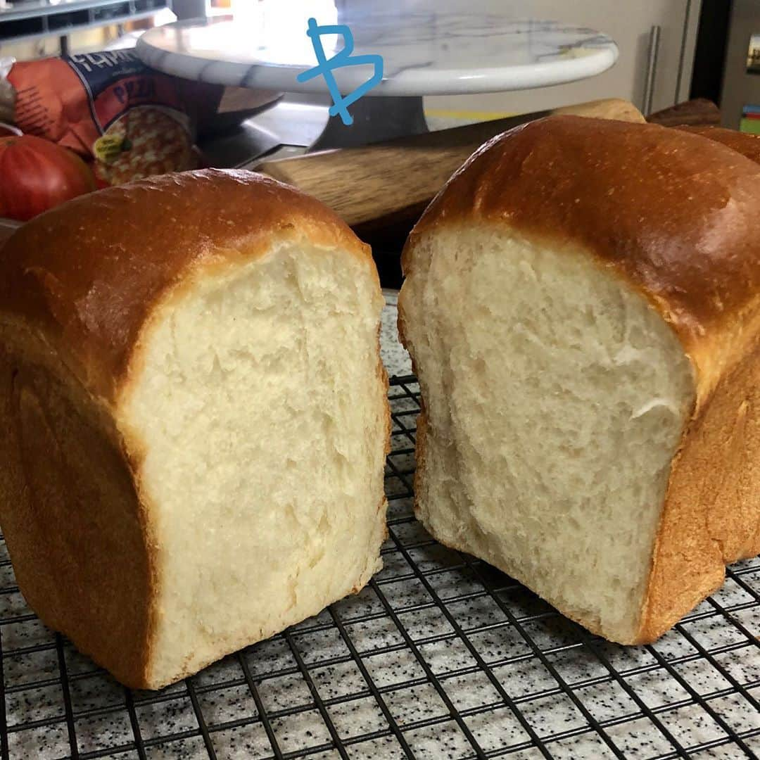 シン・セギョンさんのインスタグラム写真 - (シン・セギョンInstagram)「어떤 것이 쌀 식빵일까요~🍞 ⠀ ⠀ ⠀ ⠀ 정답:B」5月17日 15時55分 - sjkuksee