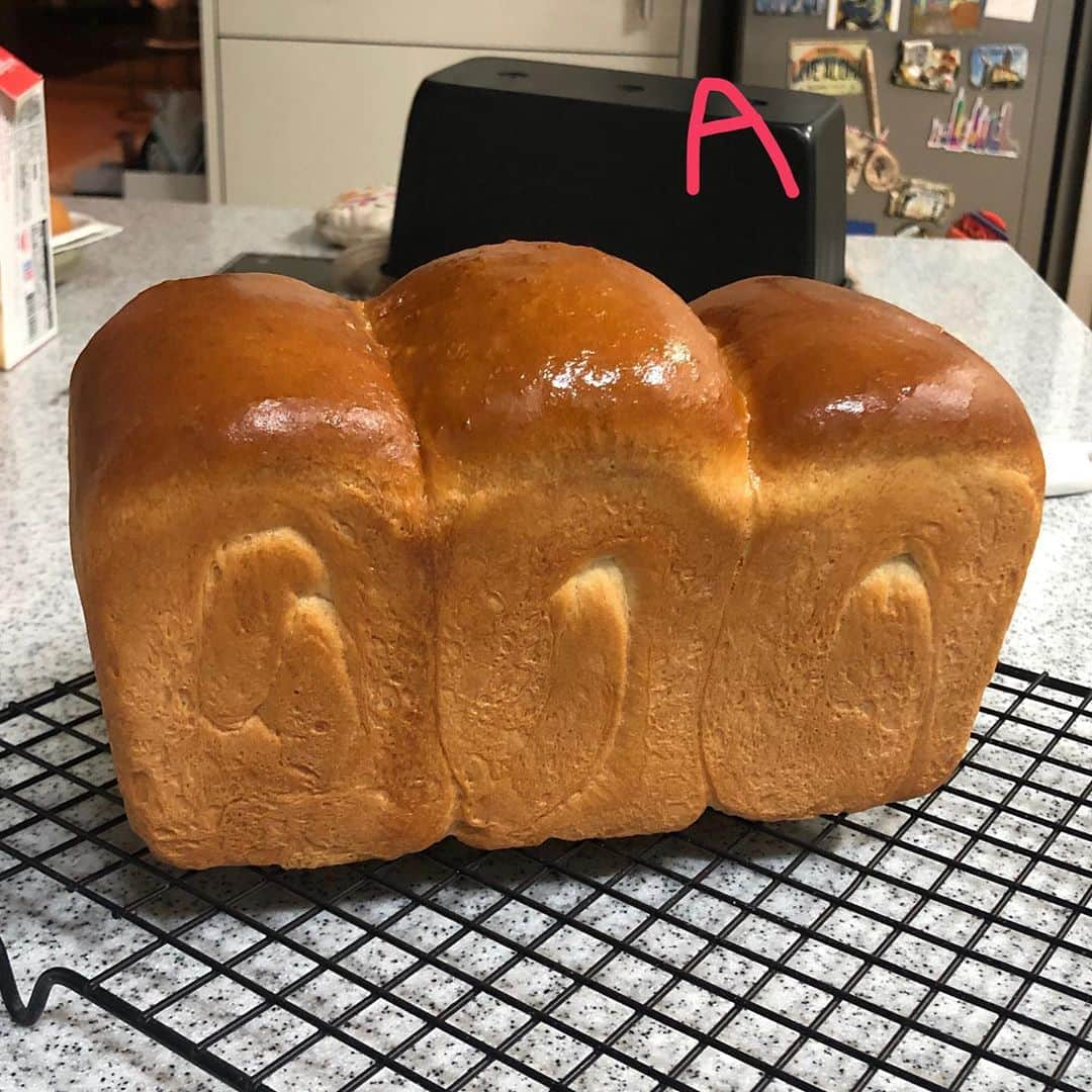 シン・セギョンさんのインスタグラム写真 - (シン・セギョンInstagram)「어떤 것이 쌀 식빵일까요~🍞 ⠀ ⠀ ⠀ ⠀ 정답:B」5月17日 15時55分 - sjkuksee