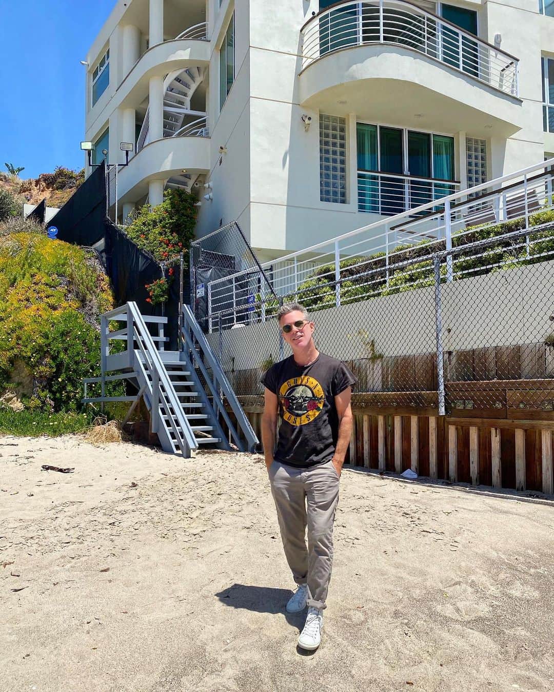 scottlippsさんのインスタグラム写真 - (scottlippsInstagram)「Had the pleasure of experiencing these beautiful places today! #malibu such a dream .. swipe right, wearing my favorite @nothingnew #love #summertime」5月17日 8時30分 - scottlipps