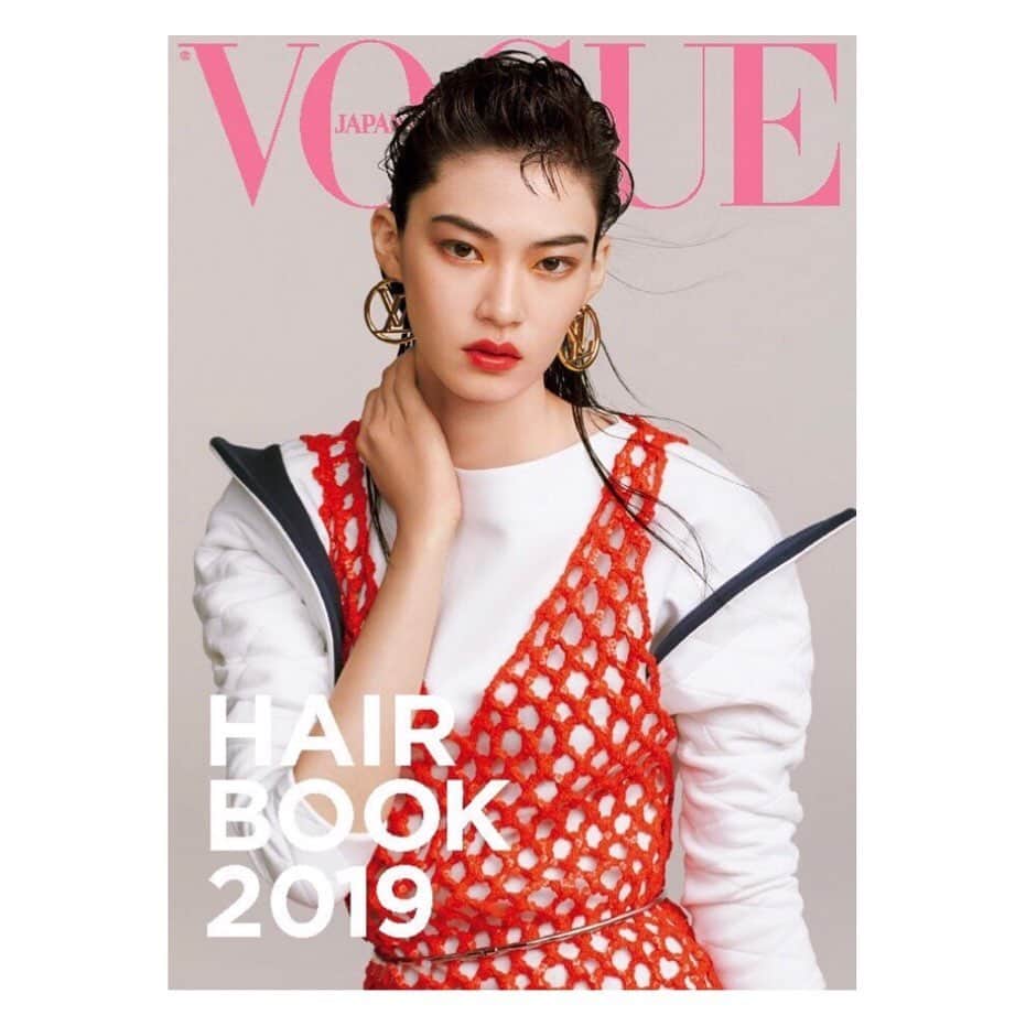 Kanako Higashiのインスタグラム：「Vogue Japan 【Hair book 2019】  @voguejapan  @kinya_nyc  @takayukishibata  @kouta_ny  @higashi.kanako  @miki_ehara  @yu_soga  @louisvuitton」