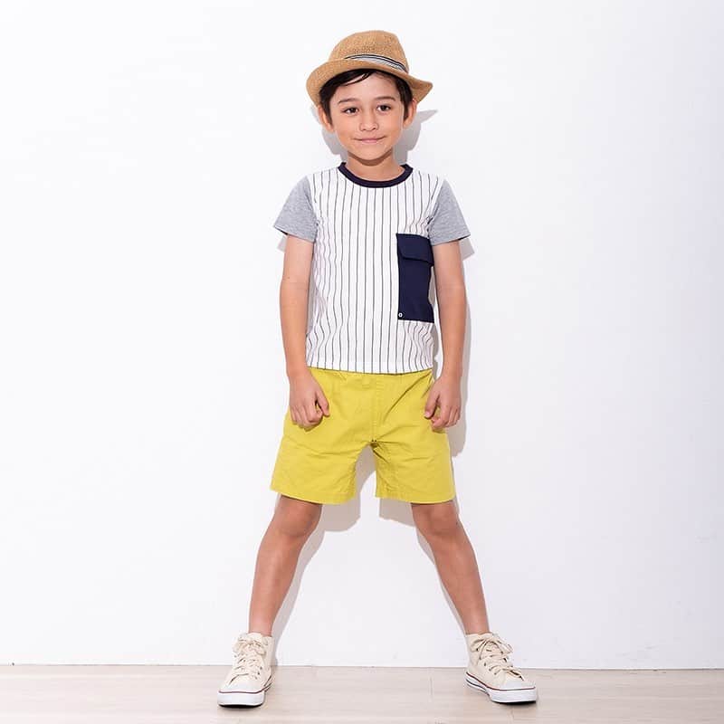 TAPPETのインスタグラム：「2020ss  ストライプTシャツ  袖とポケットが色も素材も違い、デザイン性溢れる1枚。 それでいて、どんなパンツにも合わせやすい👖  肌触りも抜群です。  color:オフホワイト、ネイビー . ********** oneline shopではearly summer sale開催中❗️ 5/21まで、さらに10%OFFクーポン使えます。 クーポンコード【shop100thx】」
