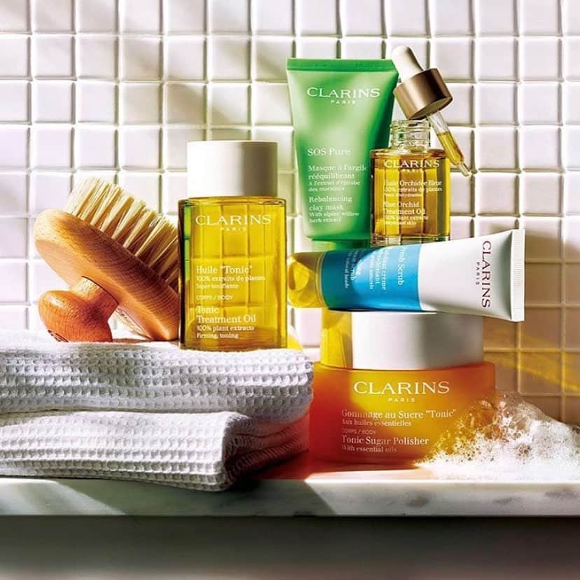 CLARINSさんのインスタグラム写真 - (CLARINSInstagram)「Comment 🛁 if this is you this weekend + swipe for #spaathome products to help you relax 🌿🌿🌿 #clarinsskincare #skincare #selfcare」5月17日 10時25分 - clarinsusa