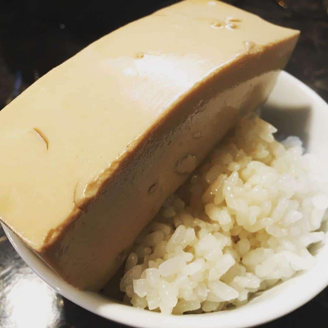 宮田麺児さんのインスタグラム写真 - (宮田麺児Instagram)「朝ごはん　朝うどん　朝たまご 朝節　最高」5月17日 10時31分 - miyatamenji