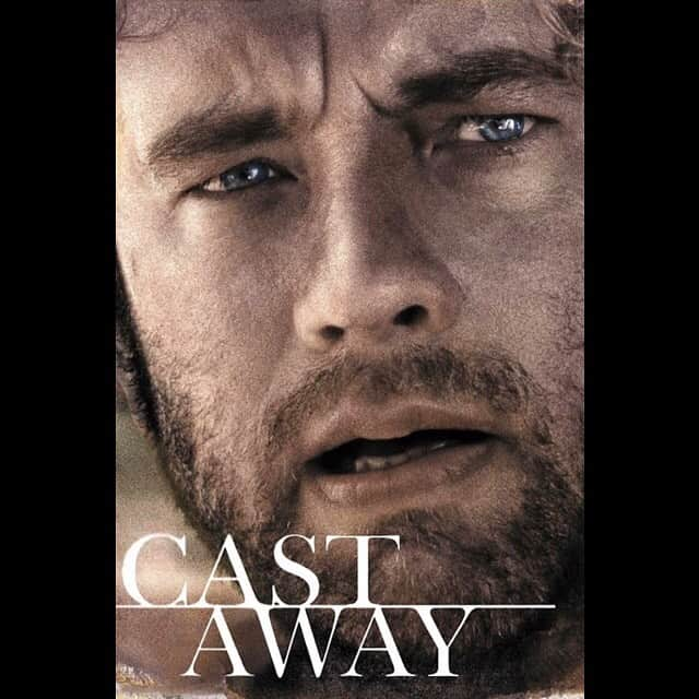 佐津川愛美のインスタグラム：「🎥🏠 #castaway #キャストアウェイ . . おはー😊 昨日は本読みして、打ち合わせして、また打ち合わせして、寝る前にお喋りして、ずーっと話していたから疲れました。撮影はじまったらちゃんと人と話せるかな🤔 . . 忙しなくて生きていた主人公が途端に可愛くみえる。 生きる希望がたったひとつあるだけで、そして拠り所がひとつあるだけで、生きていけるんだ。ウィルソーーーン😭終盤のリアルな世界切なかった。。 あのね、あのね、このトムハンクスのサバイバル感というか頑張る感じがかっこ可愛くてね 昔のトムハンクスの作品みたい！！ってなったよ。それでね「めぐり逢えたら」って映画も観たよ。 それはノーラエフロンが監督なんだけどね、別で書きたいから、また今度書くね。書きたいものがどんどん溜まってるよ。。 「梨泰院クラス」観終わってるから、「愛の不時着」いこうか迷ってるよ。だってハマるんでしょ？今週バタバタなんだよ。締切あるのにハマっちゃったらキツいじゃん。 だってヒョンビンでしょ？？10代の時「私の名前はキムサムスン」ハマって3周はしたもん。 もうさ、映画もドラマも観たいものありすぎて、全然追いつかない。あぁぁぁ忙しいっだよね！」