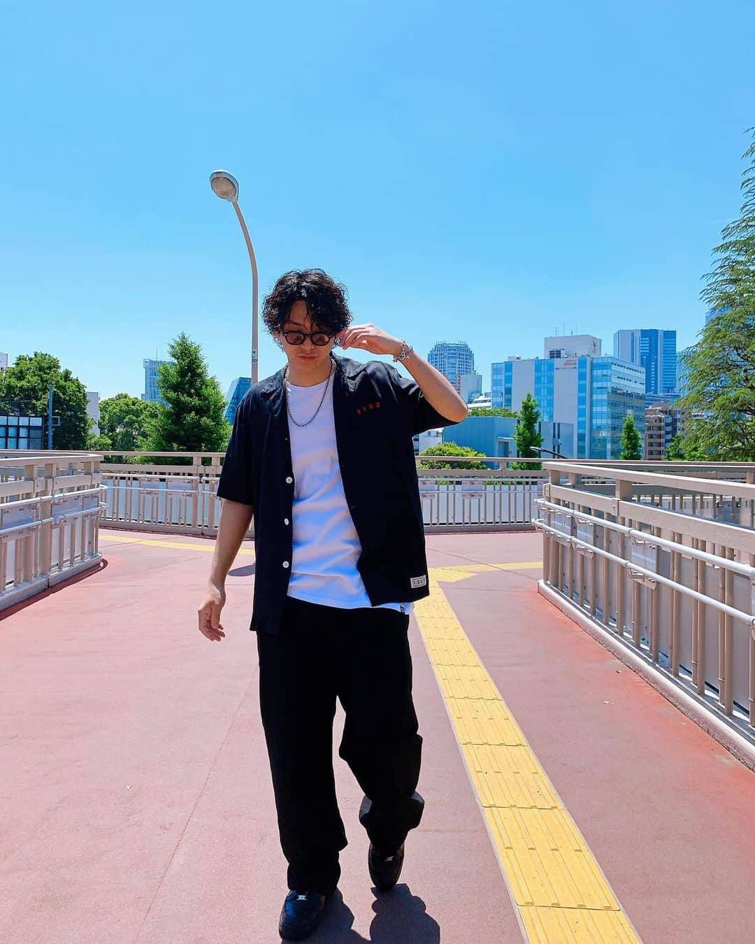 島崎力斗さんのインスタグラム写真 - (島崎力斗Instagram)「最高気温28°🌞 #暑い #wackomaria  #oceantokyo #原宿 #表参道 #美容師 #島崎力斗」5月17日 11時01分 - shimazaki_rikito