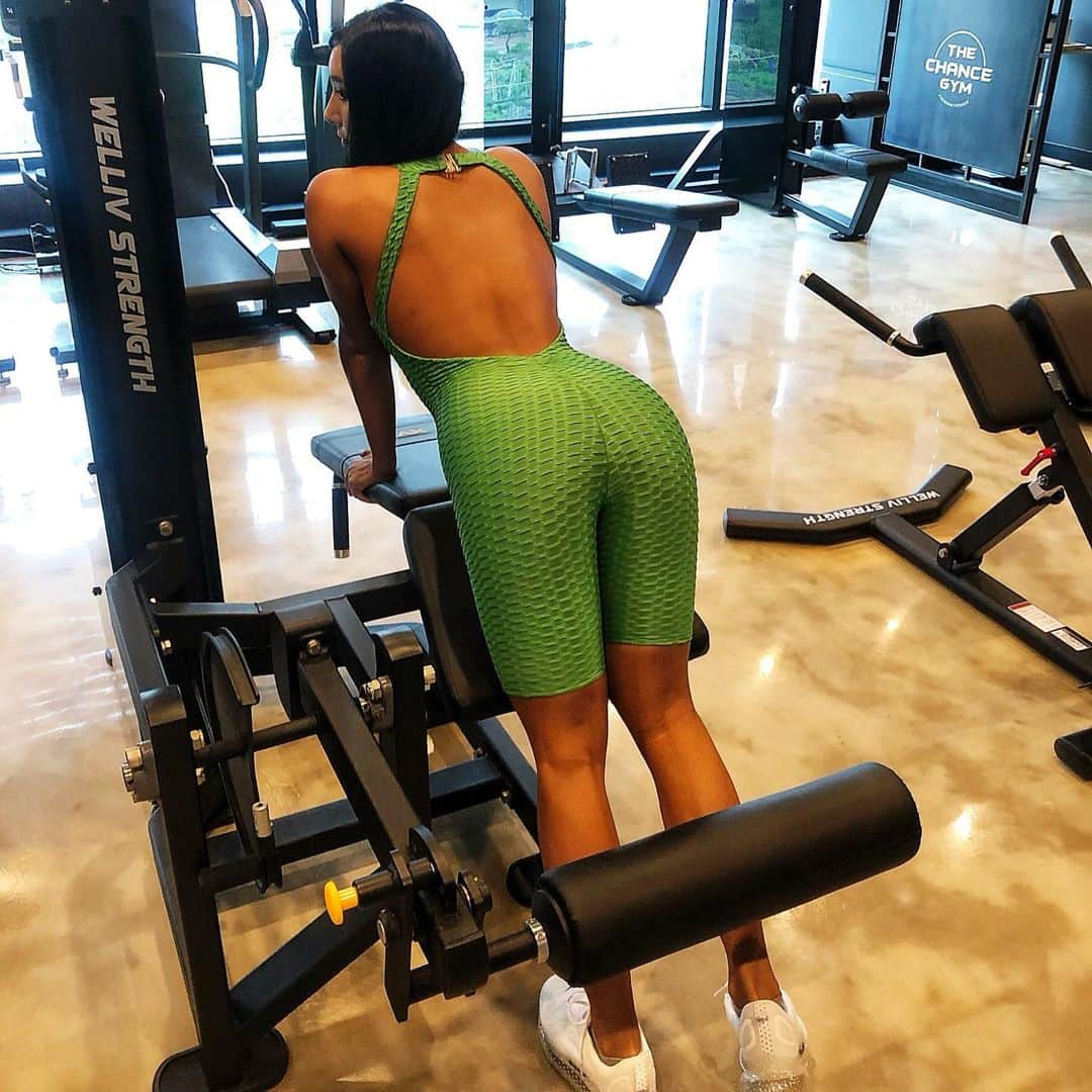 Areum Jungさんのインスタグラム写真 - (Areum JungInstagram)「토요 전신 신나게 하체 먼저❤️❤️. . . Whole body day on Sat. . . #workout #운동」5月17日 11時15分 - areumjung