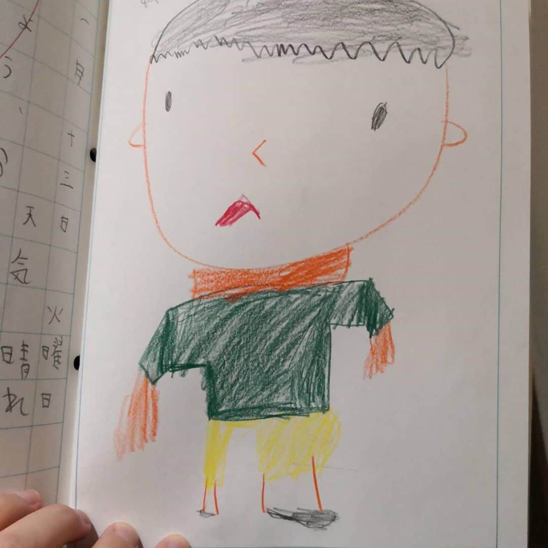 石橋遼大（四千頭身）さんのインスタグラム写真 - (石橋遼大（四千頭身）Instagram)「Twitterとは違う比較写真でも載せておきます。 1枚目が7歳の僕が描いたもの 2枚目が23歳の僕が描いたもの ・ #人間の絵 #1枚目は絵日記で描いたもの #2枚目はハナコ秋山さんとの絵しりとりで #サンバ隊を描いたもの #無事上手くはなってる」5月17日 11時21分 - 4000ishibashi