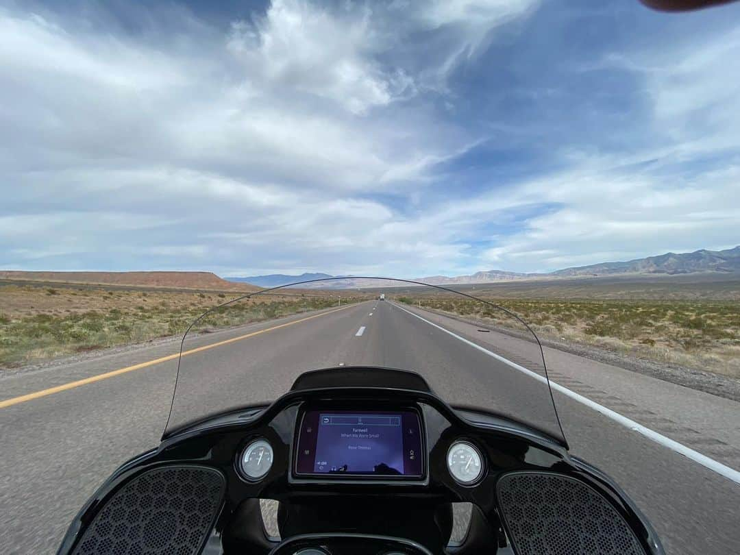 ロバート・パトリックさんのインスタグラム写真 - (ロバート・パトリックInstagram)「I checked it’s still out there! #ride #america #freedom #harleydavidson #selfisolation」5月17日 11時30分 - ripfighter