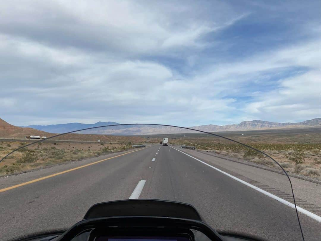 ロバート・パトリックさんのインスタグラム写真 - (ロバート・パトリックInstagram)「I checked it’s still out there! #ride #america #freedom #harleydavidson #selfisolation」5月17日 11時30分 - ripfighter