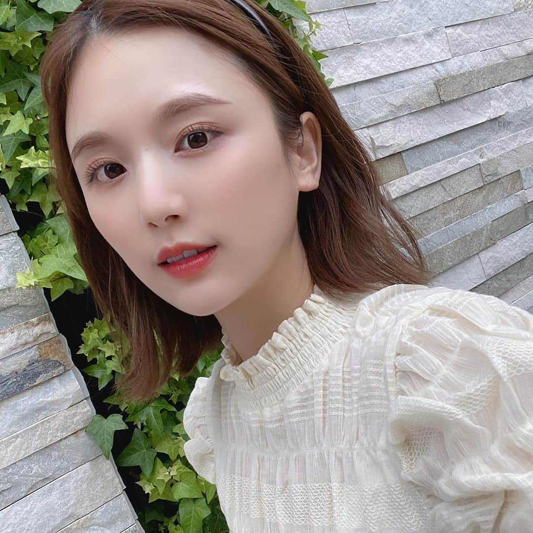 ひよんのインスタグラム：「👸💓 ㅤㅤㅤㅤㅤㅤㅤㅤㅤㅤㅤㅤㅤ このトップスめためた可愛いのだけど！！！！😍 やっぱり可愛いお洋服とか、 お気に入りのお洋服着ると気分あがる🥺✨ 女の子(特にひよん笑)は、 そういう単純な生き物です🧸🎀🧡 ㅤㅤㅤㅤㅤㅤㅤㅤㅤㅤㅤㅤㅤ #fashion #ootd #cordinate #패션 #오오티디 #코디 #희영 #ひよん #春服」