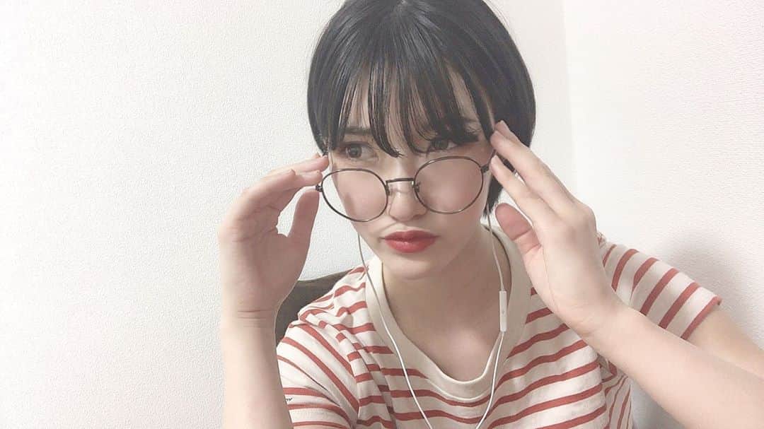 東条蒼のインスタグラム：「＊ ・ ・ 昨日の格好、友達にウォーリーを探せと言われました。 ・ ・ ・ ピンときてしまった方、いいね押してください☺️ ・ ・ #ウォーリーを探せ ・ ・ #東条蒼 #クルーズグループ #セクシー女優 #av女優 #メガネ女子 #黒髪 #ショートヘア #teamメレンゲ #followｍe #following #japan #girl #photooftheday #tagsforlikes #instalike  #台湾 #香港 #粉我 #拍照 #照片 #人像攝影」