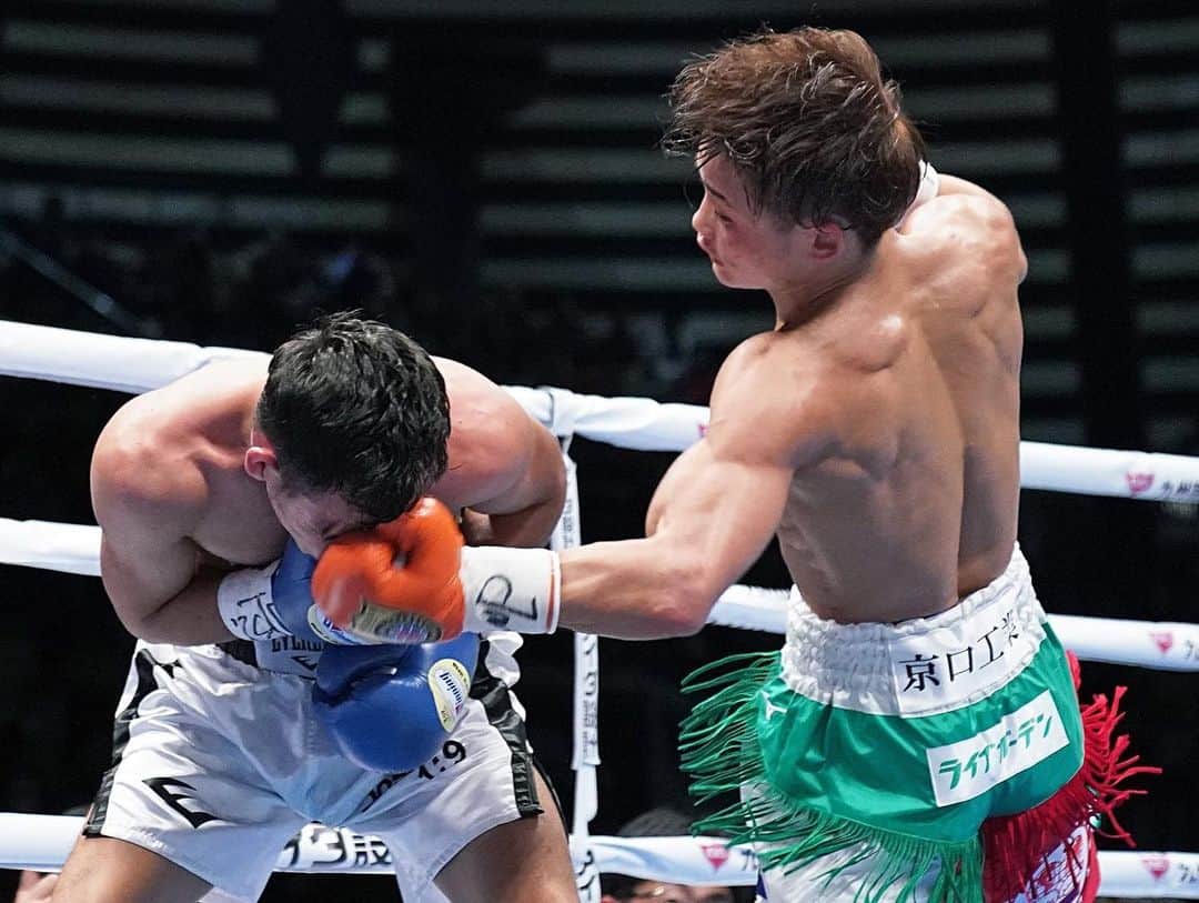 京口紘人のインスタグラム：「. . . Fight photo . . bestshot . . 📷 @naobox2001 . . . #京口紘人 #hirotokyoguchi #boxing #今までの試合を画像で振り返る #naokifukuda」