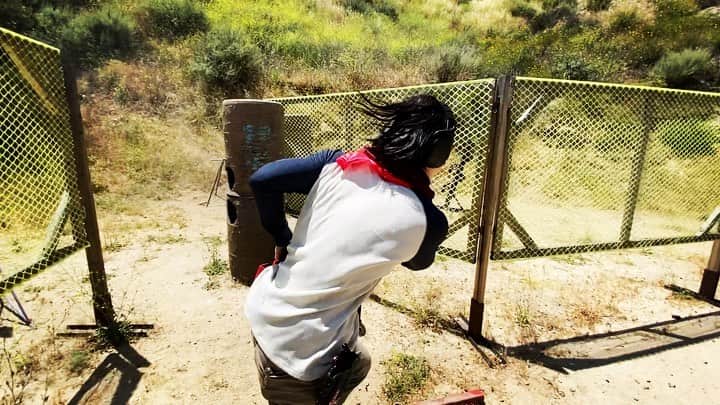 呉建豪のインスタグラム：「First time doing steel matches... felt good making the spinner wheel go all the way around 🤙 #Godisgood #gunsafety」