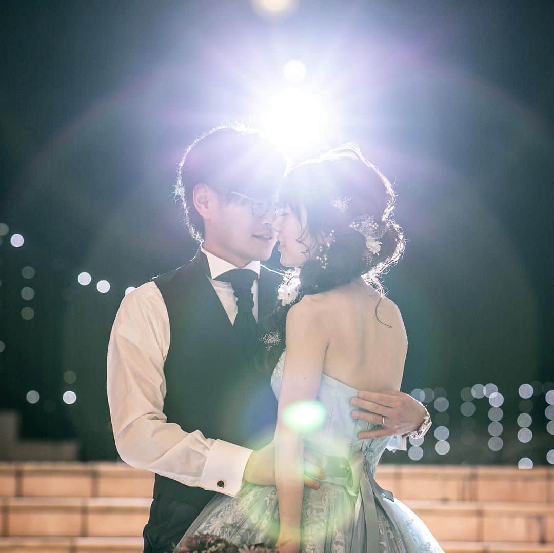 福井結婚式 ヴィラグランディス福井のインスタグラム：「weddingtheme 【water world】  まるで水滴に包まれたような お写真  清らかで、 ステキなおふたりの 幸せな時間の１枚✨  幸せな時間がずっと 心に残り続けますように。。。✨ #ヴィラグランディス #ヴィラ#ヴィラ嫁#ヴィラ婚 #villagrandis #福井結婚式 #ウェディング #wedding #weddingphoto」