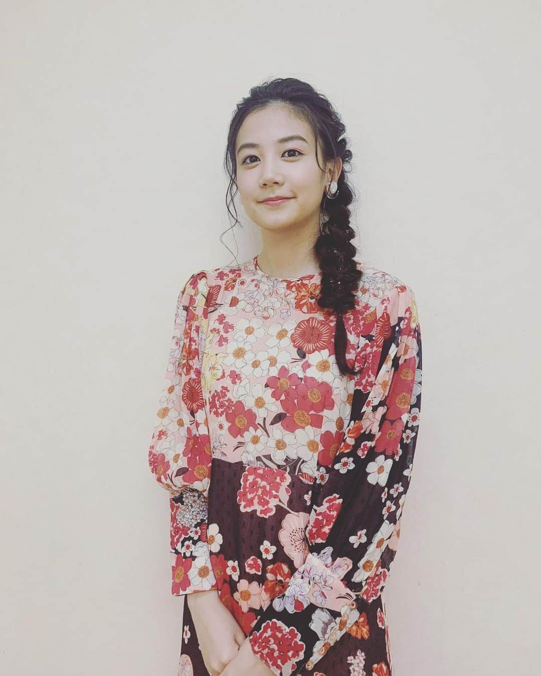 千眼美子さんのインスタグラム写真 - (千眼美子Instagram)「・ 昨日の公開記念特別試写会の衣装。 和柄かわいかったー👘💕 ヘアメイクもラメラメであみあみで あげでした。🍭 今日もLINE BLOG更新しました！ めずらしく支部と精舎のことも少しPRさせてもらってるのでぜひに⭐︎ あしたはひさびさに自炊ブログにしようかな🍚🍴📝 #🎦 #映画 #心霊喫茶エクストラの秘密ザリアルエクソシスト  #therealexorcist  #公開中 #🎞 #🎬」5月17日 14時51分 - yoshiko_sengen