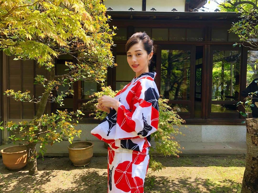 中条あやみさんのインスタグラム写真 - (中条あやみInstagram)「5月20日発売の　美しいキモノさん でとても素敵な浴衣を着させていただきました🍧 1番最後の紫の色のものが珍しかった😳」5月17日 15時00分 - nakajo_ayami