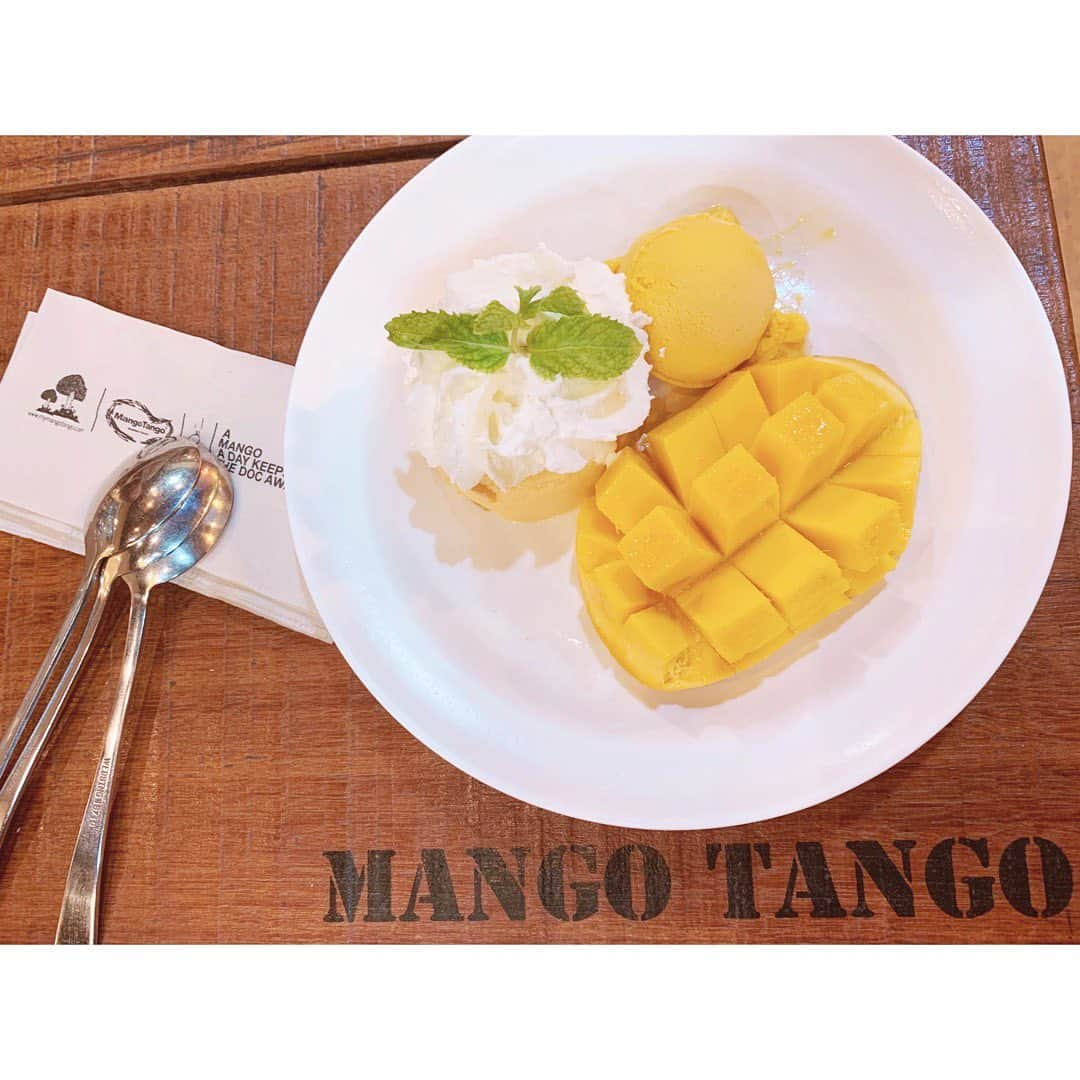 吉村遙さんのインスタグラム写真 - (吉村遙Instagram)「🥭🧁💕 私の夢の一つ、世界中のフルーツを食べ尽くすこと🤤 ダイエット中で毎日お腹が空きます💭 - #mangotango#siamsquare#siamsquareone#thailandtrip#bankok#girlstrip#マンゴタンゴ#サイアムスクエア#タイ旅行#バンコク旅行#女子旅」5月17日 15時05分 - harupi1019